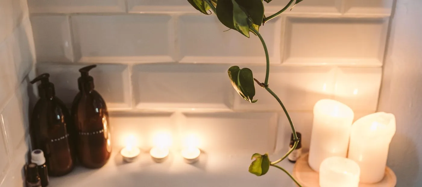 Saltcedar — a calm, immaculately detailed bathroom corner