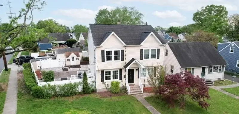 629 Washington Ave real estate listing site preview